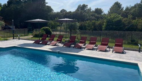 Proche Roussillon, La villa rouge Luberon, piscine chauffée, climatisation et vue Luberon - Foto 4