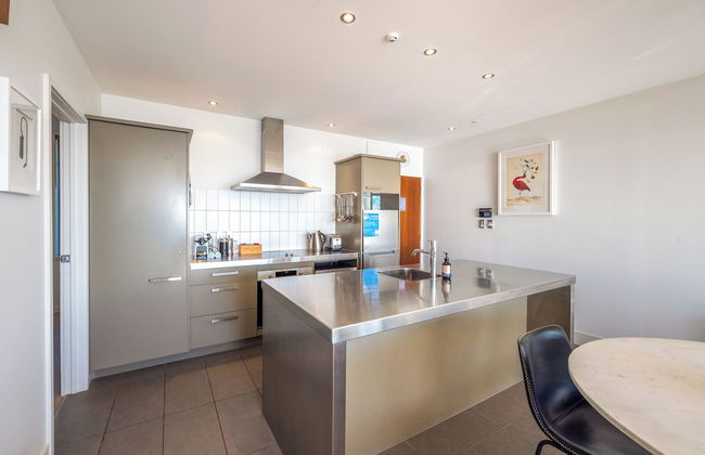 Apartment On The Beach - Photo 8