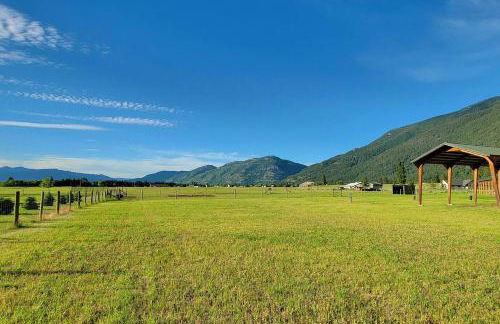 Charming Chalet Close to GNP, Downtown & Game Room! - Foto 8