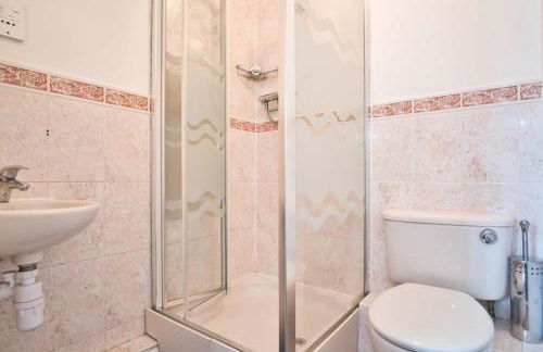 St Kats Mews 4 bed with parking - Foto 6