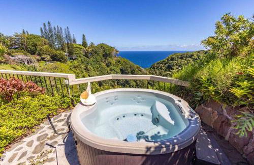Waterfall House with Ocean Views in Haiku, Maui - Photo 10