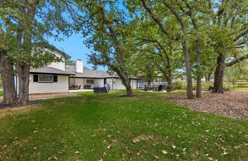 5BD Modern Farmhouse Retreat Sleeps 12 - Photo 52