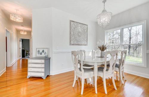 Bright and Elegant Home in High Point with Deck! - Foto 10