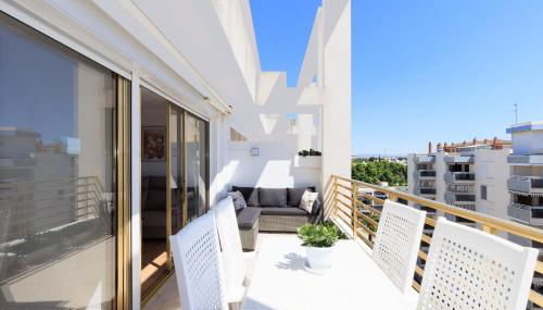 Prime Location Penthouse with Stunning Sea Views - Foto 5