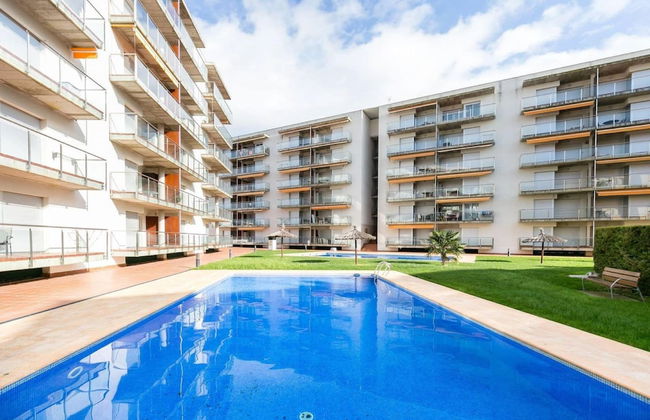 Apartment in Roses Near the Beach - Photo 1