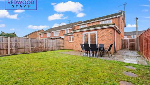 Cozy Family & Contractor Home 3X FREE Parking by Redwood Stays - Foto 5, Garden