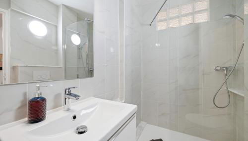 Le Mistral - Photo 3, towels, Shower