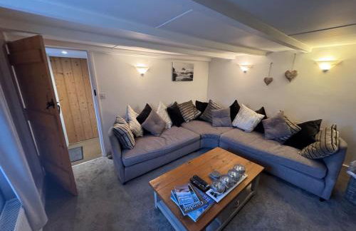 3 Double Bed Character Cottage in Quiet Hamlet - Photo 34