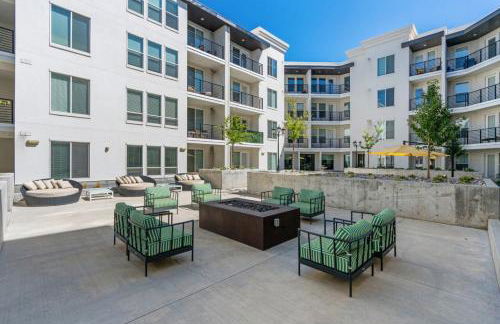 Unique SLC Getaway 2-Bed, 2-Bath with Fire Pit - Foto 24