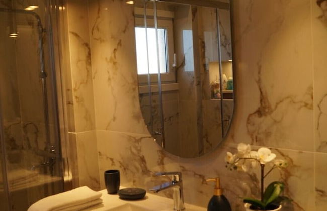 Daphne Luxury Apartment - Photo 16