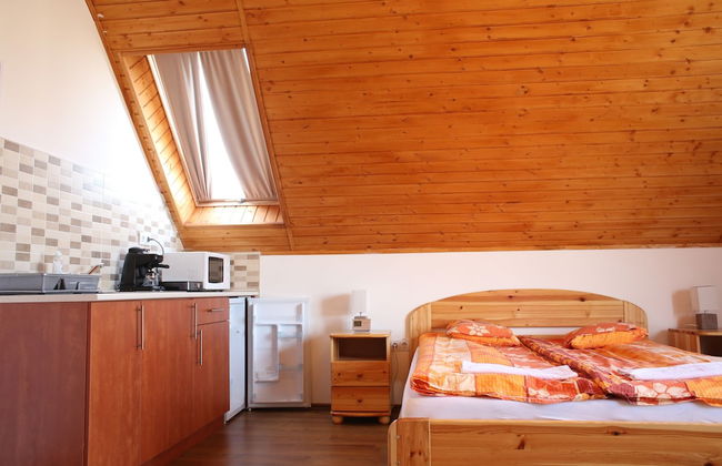 Szabolcs Apartments - Photo 11