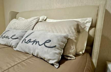 Piscina e Sinuca CASA Beto Carrero 500m do Parque 1 suite e 2 quartos 3bwc a 300m da Praia churrasqueira e estacionamento privado - Foto 12