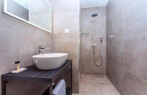 Villa Belvedere with heated pool, billiards, Media room, sea views,10 pax - Foto 28