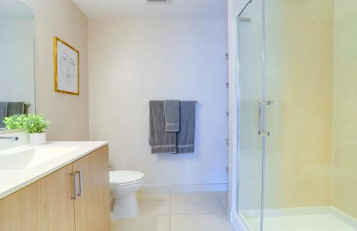 Spacious Apartment w Rooftop Views - Foto 6