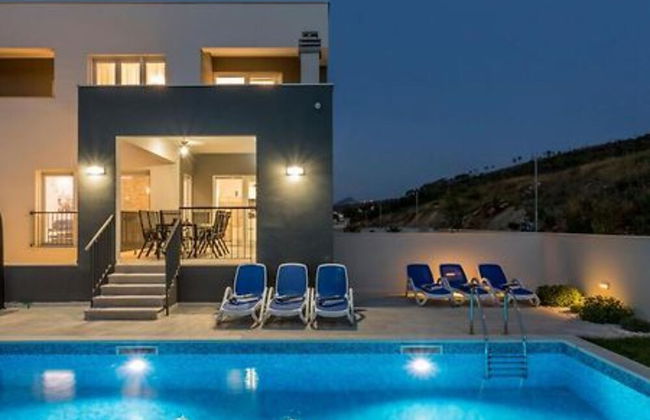 Modern & Stylish Villa With Private Pool - Foto 19