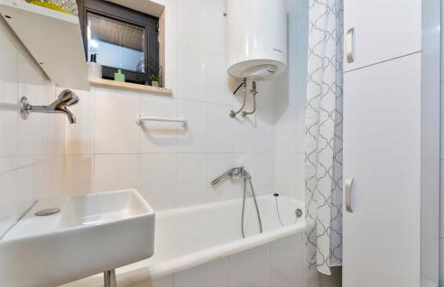 2 Bedroom Lovely Home In Vinica Breg - Foto 27