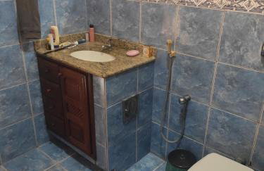 Cabo Frio, Piscina de frente pro Mar, Pé na areia - Foto 40