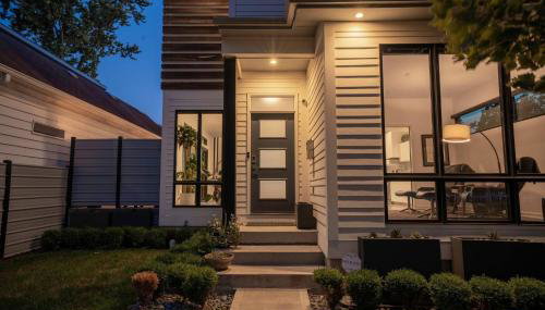 3 bed 3 bath Modern Luxury Home with Hot Tub and Rooftop Patio - Foto 5