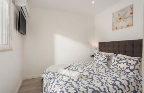 "Linda's Guest House" Beach House with Private Patio & Hot Tub, 3 Min from the Beach - Foto 19