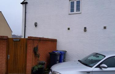 Silverstone White House - Photo 9