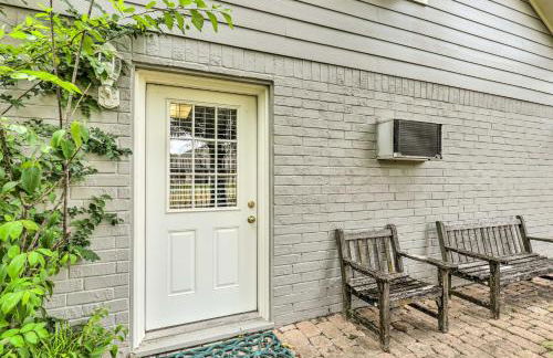 Less Than 1 Mi to Kyle Field Cozy Studio with Outdoor Space - Foto 3