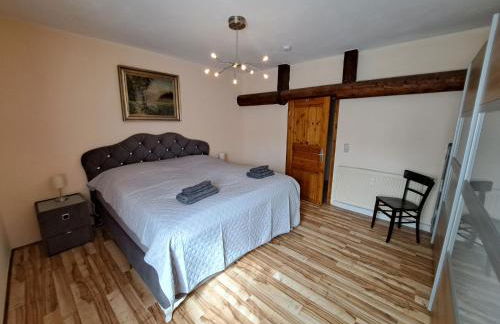 Schloss Hilbringen Gesindewohnungen - Foto 1