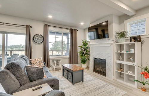 Columbia River Views Spacious Hammond Getaway! - Photo 5