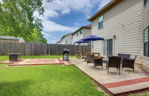 Walk to Tx State 5 beds Firepit Grill - Photo 31