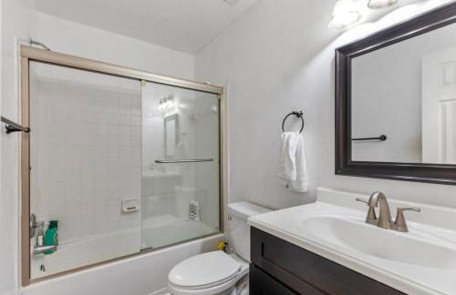 Cozy room and kitchen living room 7 minutes to IAD and DC area - Foto 15