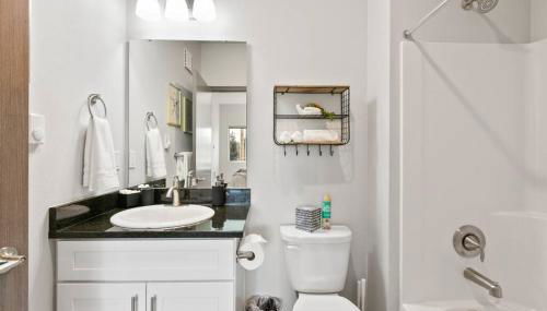 New 2 Bed 2 Bath Near Perry Dist and DT - Foto 5