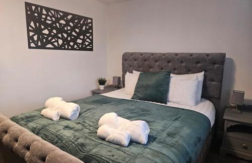 The Penthouse Tamworth Spacious 3 Bedroom Apartment in the town centre - Photo 16