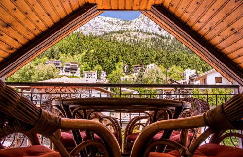 Elation Woodhouse - Foto 1