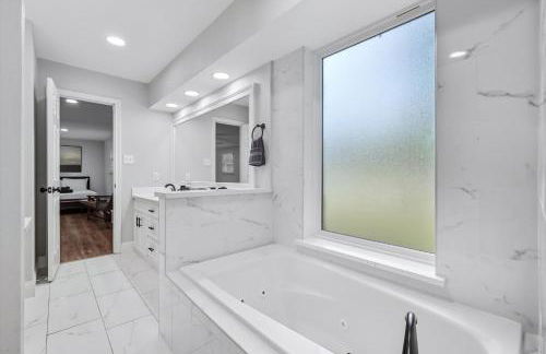 5BD Modern Farmhouse Retreat Sleeps 12 - Photo 41