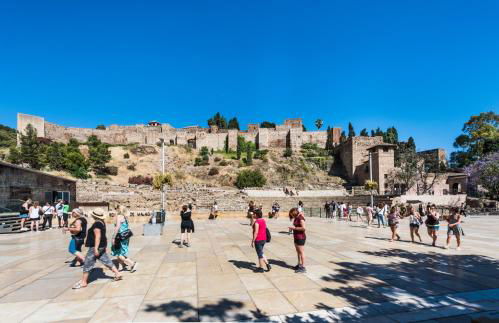 Malaga Centre Apartment with Parking - Photo 30
