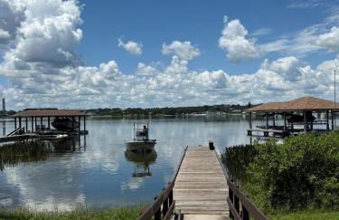 Villa Varona Resort, Heated Pool, Ping-Pong, Pool Table, Fire Pit and Pergola - Foto 6