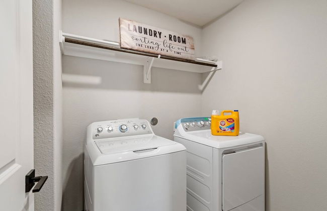 Perfect Home for Families Displaced by Insurance - Foto 33