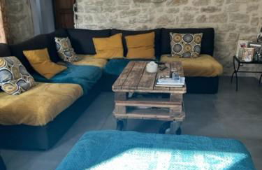 MAS DE VILLE AVEC PISCINE DANS SON COCON DE VERDURE - ESPRIT INDUSTRIEL - Foto 10