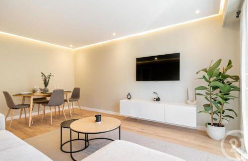 Modern Appartment, Central, 10 Min Walk to Beach - Photo 2