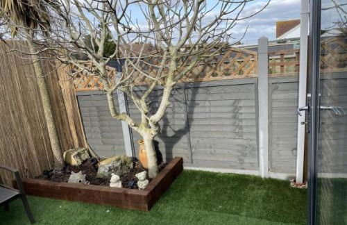 The Annexe - Pagham - Photo 17