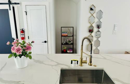 Modern 5BR DC Home Near Metro with Rooftop - Foto 65