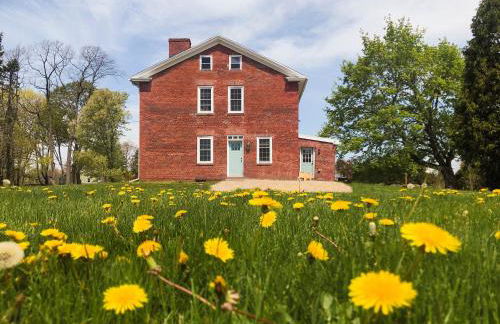 Farmhouse Broad Brook: Comfort & Charm. - Foto 1