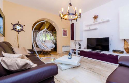 Camelia Luxury Apartments - Photo 6