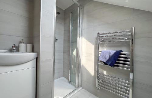 Heartland House, 7 Spacious Bedrooms Sleeps 4 plus, near NEC, JLR,BHX - Foto 23