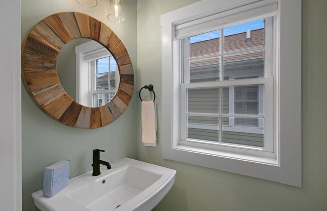 Hook, Wine, & Sinker - Photo 23