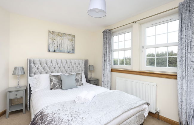 JOIVY Greenknowes Estate With Hot Tub And Bar - Foto 10