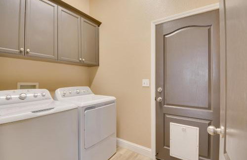 Remodeled Livingston Home with Private Backyard! - Foto 23