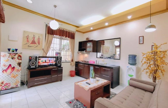 Villa Kota Bunga Camelia - Foto 17