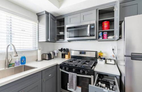 City Retreat Minutes to DT - Foto 31