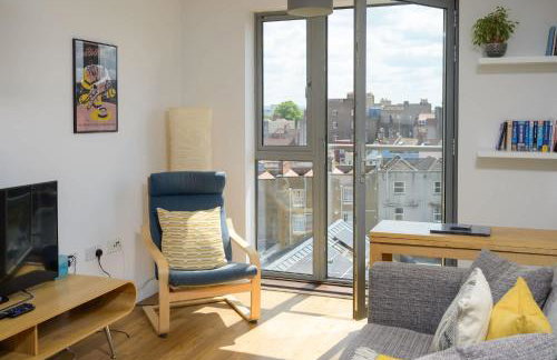 Apartment with Cityscape Views & Private Parking - Foto 8