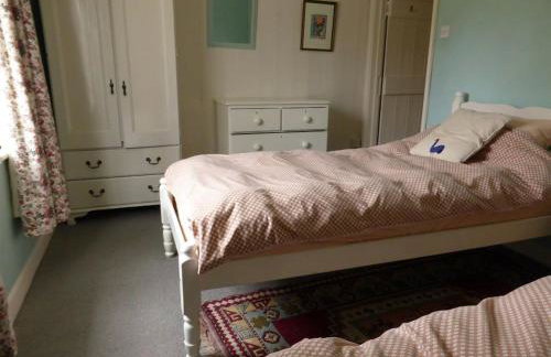 The Old Stables of heritage Tregrehan Garden Cottages on South Coast - Photo 7